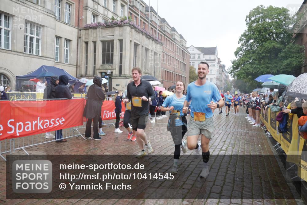 13.09.2026 - Kiel Lauf Yannick Fuchs http://msf.ph/oto/10414545 13.09.2026 10:46:22 Ziel 206, 1013, 1913, 2448, 2776, 3422, 4331, 4397, 4516, 5017, 5421, 7044, 7840, 8277, 8310, 8520, 9361, 9415, 10469, 10699, 10836, 11232, 11642, 12000, 12077, 12306, 12743, 123, 272, 498, 499, 550, 665, 1030, 1374, 1582, 1725, 2421, 3781, 3844, 5348, 5510, 5515, 5564, 6385, 6436, 6980, 7073, 7241, 7772, 7939, 8403, 8551, 8561, 8655, 8816, 8881, 9207, 9375, 9715, 10050, 10809, 4499, 9875, 12466, 1229, 1537, 2563, 7889 meine-sportfotos.de