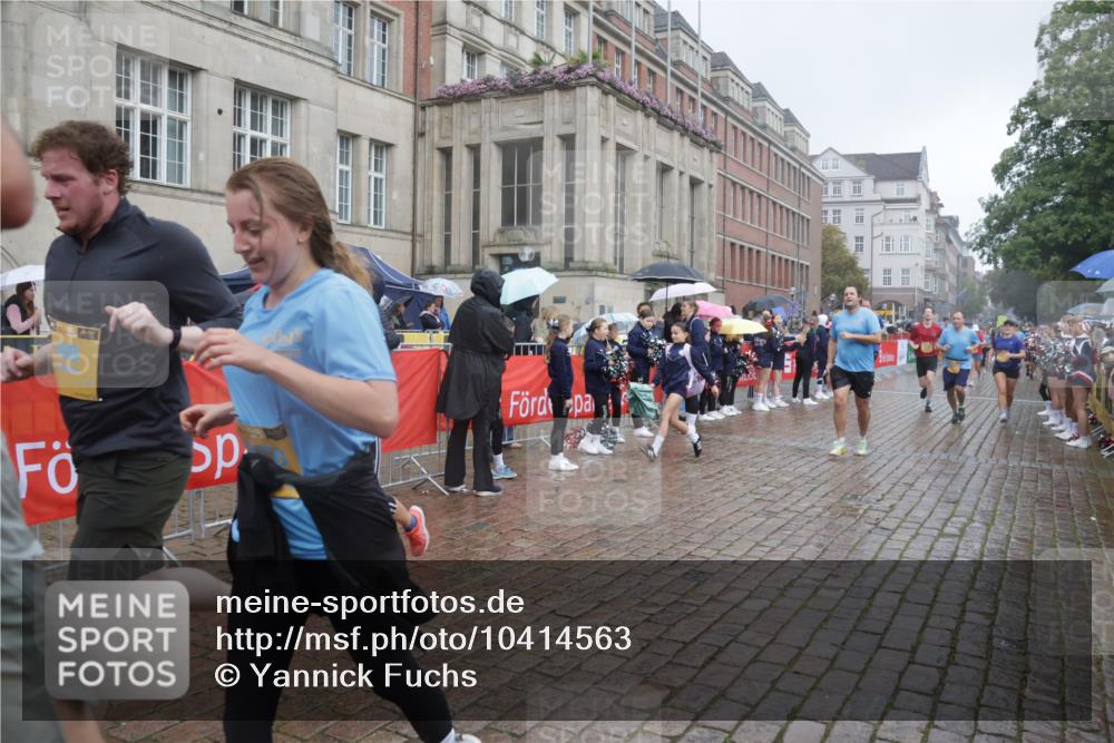 13.09.2026 - Kiel Lauf Yannick Fuchs http://msf.ph/oto/10414563 13.09.2026 10:46:23 Ziel 206, 1013, 1913, 2448, 2776, 3422, 4331, 4397, 4516, 5017, 5421, 7044, 7840, 8277, 8310, 8520, 9361, 9415, 10469, 10699, 10836, 11232, 11642, 12000, 12077, 12306, 12743, 123, 272, 498, 499, 550, 665, 1030, 1374, 1582, 1725, 2421, 3422, 3781, 3844, 5017, 5348, 5510, 5515, 5564, 6385, 6436, 6980, 7073, 7241, 7772, 7939, 8310, 8403, 8551, 8561, 8655, 8881, 9207, 9375, 9715, 10050, 10809, 4499, 9875, 12466, 1229, 1537, 2563, 7889 meine-sportfotos.de