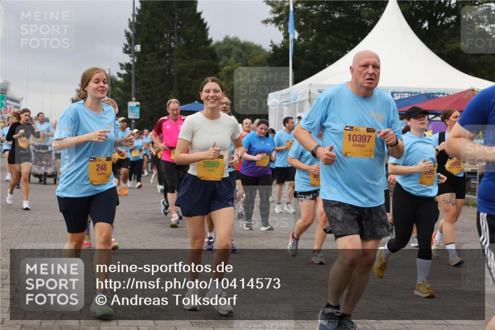 13.09.2026 - Kiel Lauf Andreas Tolksdorf http://msf.ph/oto/10414573 13.09.2026 10:05:32 Kiellinie 1116, 39, 248, 2880, 38, 10397, 2992, 10352 meine-sportfotos.de