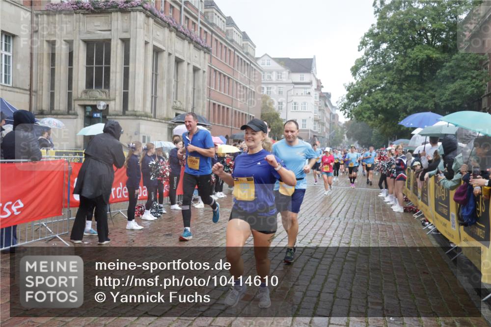 13.09.2026 - Kiel Lauf Yannick Fuchs http://msf.ph/oto/10414610 13.09.2026 10:46:26 Ziel 206, 1013, 1430, 1913, 2037, 2776, 4242, 4331, 4397, 4516, 4763, 7061, 8277, 8520, 9361, 9415, 10469, 10699, 10836, 11232, 11742, 12000, 12307, 12704, 12743, 123, 272, 498, 550, 665, 1013, 1030, 1374, 1582, 2421, 2448, 3422, 3781, 3844, 5017, 5348, 5421, 5510, 5515, 5564, 6385, 6436, 6980, 7044, 7073, 7241, 7772, 7840, 7939, 8310, 8403, 8551, 8561, 8655, 8881, 9207, 9361, 9375, 9715, 10050, 10699, 10809, 11642, 4499, 9875, 12466, 1229, 1537, 2563, 7889 meine-sportfotos.de