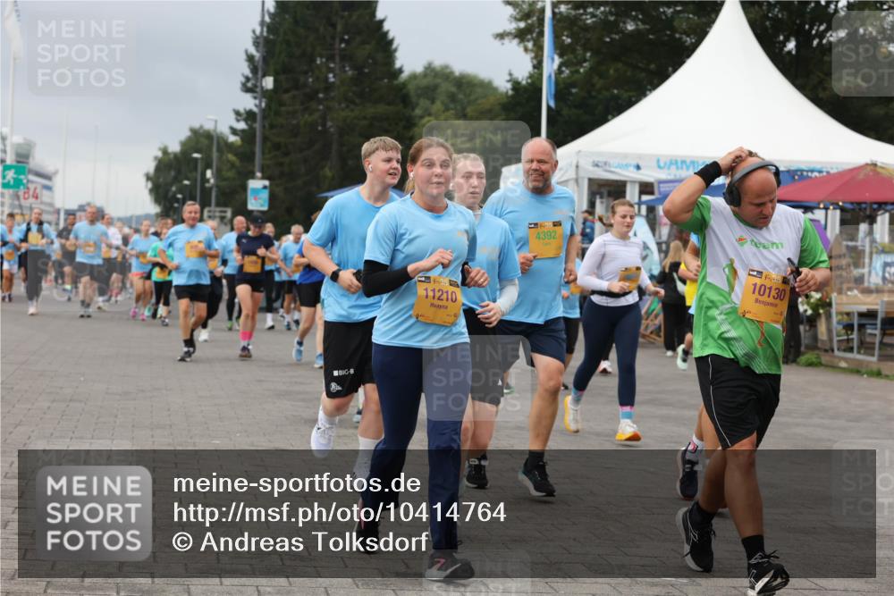 13.09.2026 - Kiel Lauf Andreas Tolksdorf http://msf.ph/oto/10414764 13.09.2026 10:05:47 Kiellinie 38, 11210, 39, 4392, 38, 10130 meine-sportfotos.de