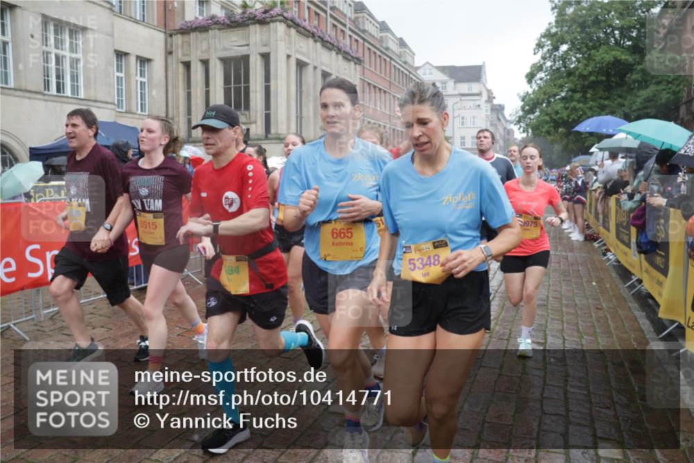 13.09.2026 - Kiel Lauf Yannick Fuchs http://msf.ph/oto/10414771 13.09.2026 10:46:37 Ziel 206, 972, 1325, 1430, 2027, 2037, 2594, 3109, 3117, 3677, 4242, 4499, 4674, 4763, 5591, 5974, 6909, 7061, 8475, 8678, 9248, 9415, 9844, 9875, 10706, 10758, 11742, 11825, 12260, 12307, 12466, 12704, 206, 272, 498, 550, 665, 1013, 1030, 1374, 1582, 1913, 2448, 2776, 3422, 4331, 4397, 4516, 5017, 5348, 5421, 5510, 5515, 5564, 6436, 6980, 7044, 7241, 7772, 7840, 7939, 8277, 8310, 8520, 8561, 9207, 9361, 9415, 9715, 10050, 10469, 10699, 10809, 10836, 11232, 11642, 12000 meine-sportfotos.de
