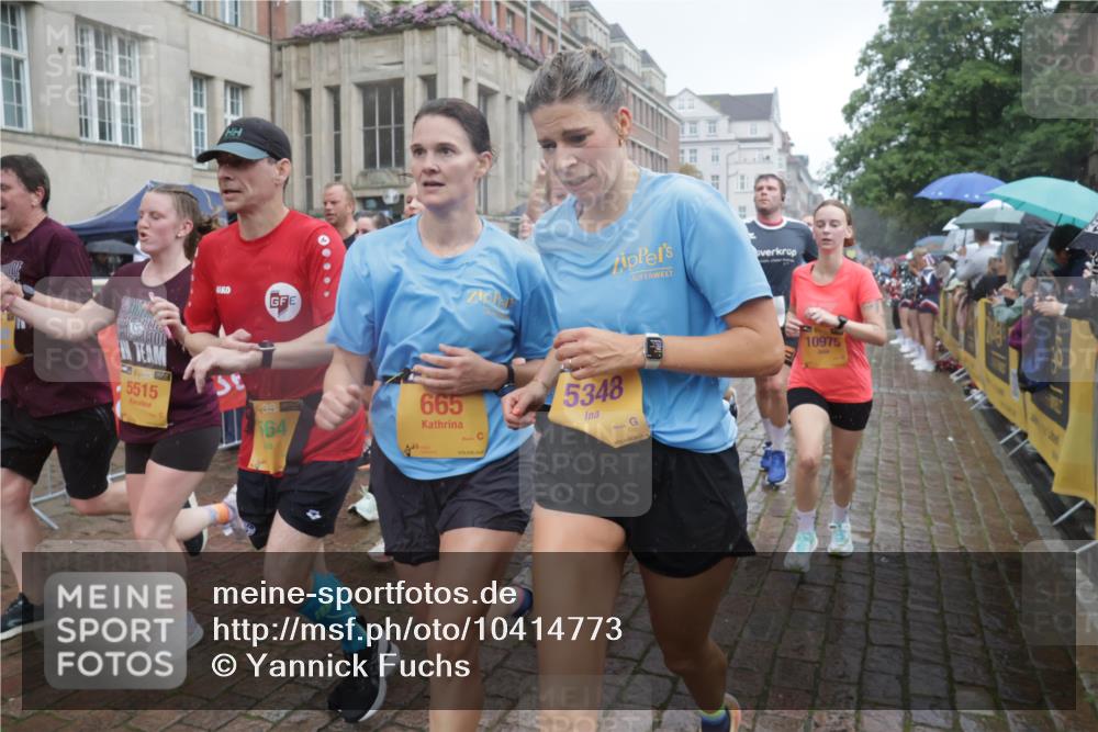 13.09.2026 - Kiel Lauf Yannick Fuchs http://msf.ph/oto/10414773 13.09.2026 10:46:37 Ziel 206, 972, 1325, 1430, 2027, 2037, 2594, 3109, 3117, 3677, 4242, 4499, 4674, 4763, 5591, 5974, 6909, 7061, 8475, 8678, 9248, 9415, 9844, 9875, 10706, 10758, 11742, 11825, 12260, 12307, 12466, 12704, 206, 272, 498, 550, 665, 1013, 1030, 1374, 1582, 1913, 2448, 2776, 3422, 4331, 4397, 4516, 5017, 5348, 5421, 5510, 5515, 5564, 6436, 6980, 7044, 7241, 7772, 7840, 7939, 8277, 8310, 8520, 8561, 9207, 9361, 9415, 9715, 10050, 10469, 10699, 10809, 10836, 11232, 11642, 12000 meine-sportfotos.de