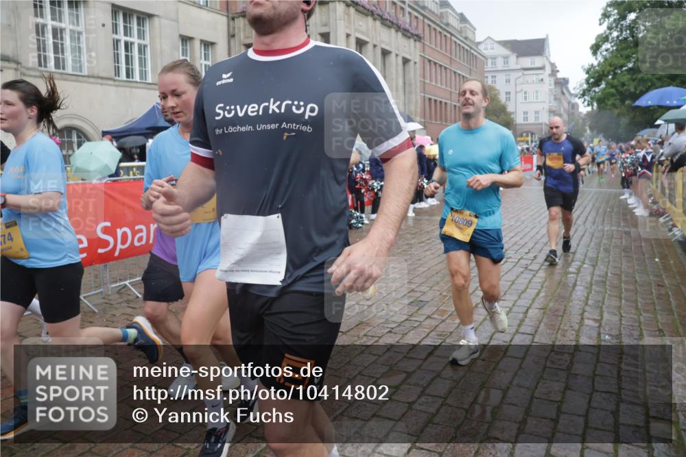 13.09.2026 - Kiel Lauf Yannick Fuchs http://msf.ph/oto/10414802 13.09.2026 10:46:38 Ziel 972, 1325, 1430, 2027, 2037, 2551, 2594, 3109, 3117, 3677, 4242, 4499, 4674, 4763, 5591, 5974, 6909, 7061, 8283, 8475, 8678, 8901, 9248, 9713, 9844, 9875, 10706, 10758, 10814, 11742, 11825, 12260, 12307, 12466, 12704, 206, 272, 498, 550, 1013, 1030, 1374, 1582, 1913, 2448, 2776, 3422, 4331, 4397, 4516, 5017, 5421, 5510, 5515, 6436, 6980, 7044, 7241, 7772, 7840, 7939, 8277, 8310, 8520, 8561, 9207, 9361, 9415, 9715, 10050, 10469, 10699, 10809, 10836, 11232, 11642, 12000 meine-sportfotos.de