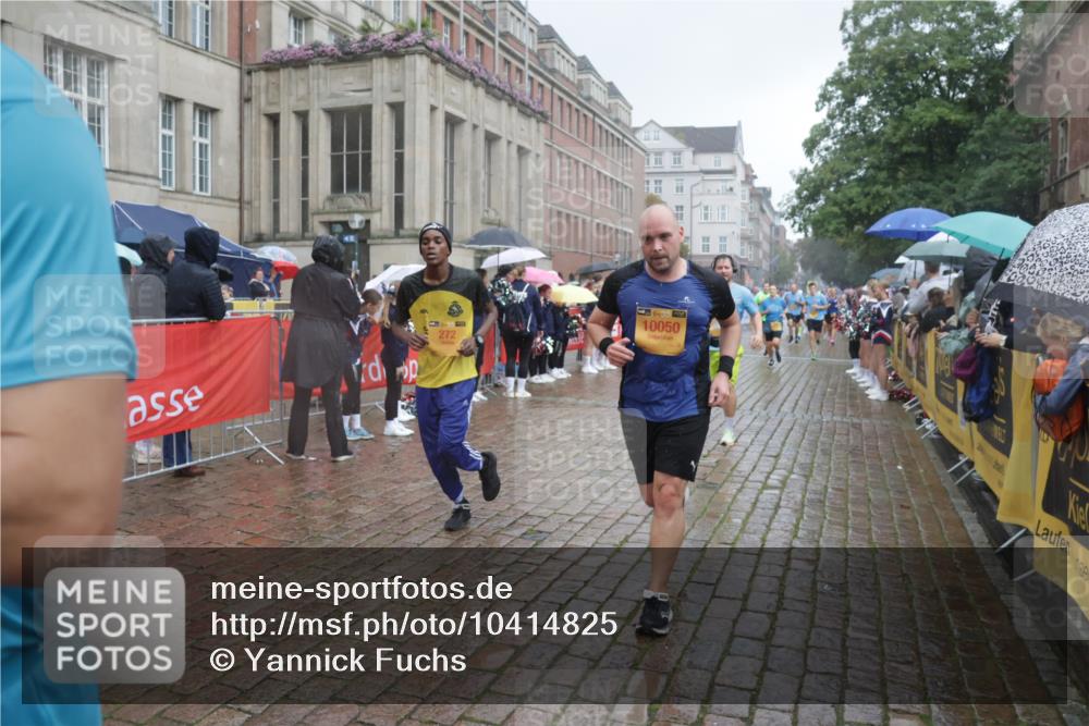 13.09.2026 - Kiel Lauf Yannick Fuchs http://msf.ph/oto/10414825 13.09.2026 10:46:40 Ziel 972, 1325, 1982, 2027, 2551, 2594, 2702, 3109, 3117, 3533, 3677, 4242, 4499, 4674, 4763, 5591, 5974, 6909, 7061, 8283, 8475, 8678, 8901, 9248, 9713, 9844, 9875, 10706, 10758, 10814, 11742, 11825, 12260, 12307, 12466, 206, 272, 498, 1013, 1430, 1913, 2037, 2448, 2776, 3422, 4331, 4397, 4516, 4763, 5017, 5421, 7044, 7241, 7840, 7939, 8277, 8310, 8520, 9207, 9361, 9415, 10050, 10469, 10699, 10809, 10836, 11232, 11642, 12000, 12704 meine-sportfotos.de
