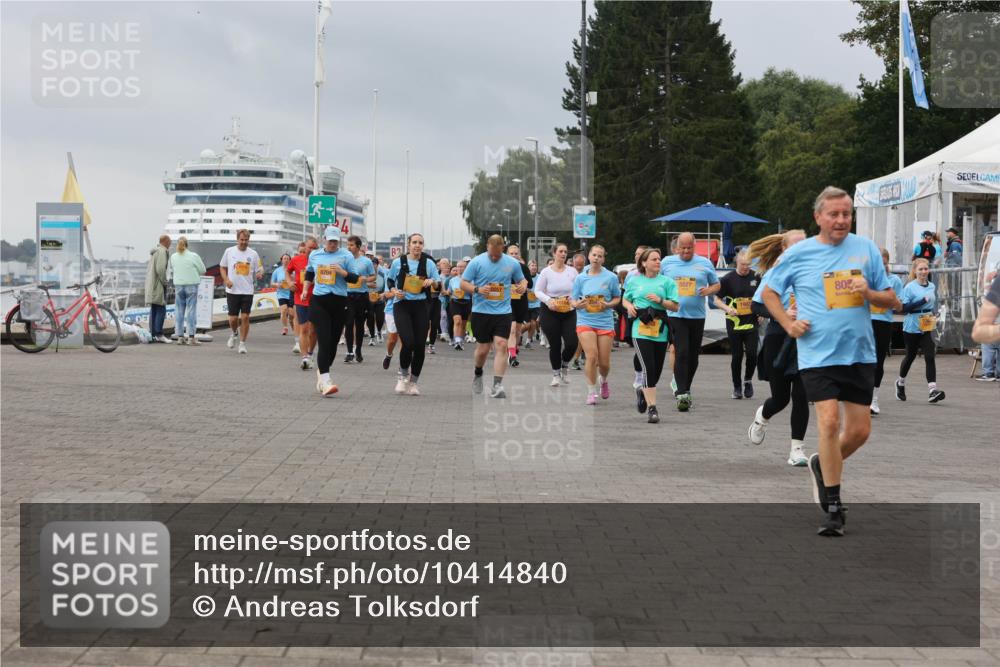 13.09.2026 - Kiel Lauf Andreas Tolksdorf http://msf.ph/oto/10414840 13.09.2026 10:05:52 Kiellinie 8704, 5527, 10, 80 meine-sportfotos.de