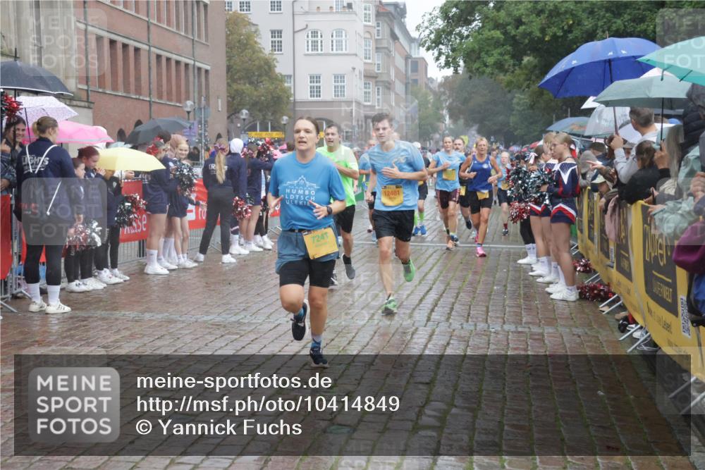 13.09.2026 - Kiel Lauf Yannick Fuchs http://msf.ph/oto/10414849 13.09.2026 10:46:42 Ziel 972, 1325, 1982, 2027, 2551, 2594, 2702, 3109, 3117, 3533, 3677, 4499, 4674, 5591, 5974, 6551, 6909, 8283, 8475, 8678, 8901, 9248, 9713, 9844, 9875, 10706, 10758, 10814, 11825, 12260, 12466, 206, 272, 972, 1013, 1430, 1913, 2037, 2448, 2776, 3422, 4242, 4331, 4397, 4516, 4763, 5017, 5421, 7044, 7061, 7241, 7840, 7939, 8277, 8310, 8520, 9361, 9415, 9844, 10469, 10699, 10836, 11232, 11642, 12000, 12704, 85, 111 meine-sportfotos.de