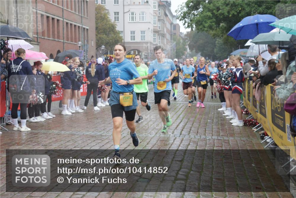 13.09.2026 - Kiel Lauf Yannick Fuchs http://msf.ph/oto/10414852 13.09.2026 10:46:43 Ziel 1325, 1982, 2027, 2551, 2594, 2702, 3109, 3117, 3533, 3677, 4499, 4674, 5591, 5974, 6551, 6874, 6909, 8219, 8283, 8475, 8678, 8901, 9248, 9713, 9875, 10398, 10706, 10758, 10814, 11825, 12260, 12466, 206, 972, 1013, 1430, 1913, 2027, 2037, 2448, 2776, 3422, 4242, 4331, 4397, 4516, 4763, 5017, 5421, 7044, 7061, 7241, 7840, 8277, 8310, 8520, 9361, 9415, 9844, 10469, 10699, 10758, 10836, 11232, 11642, 12000, 12704, 85, 111 meine-sportfotos.de