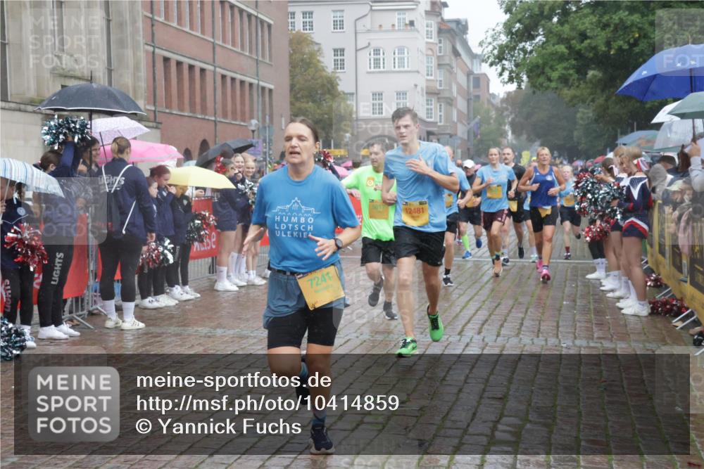 13.09.2026 - Kiel Lauf Yannick Fuchs http://msf.ph/oto/10414859 13.09.2026 10:46:43 Ziel 1325, 1982, 2027, 2551, 2594, 2702, 3109, 3117, 3533, 3677, 4499, 4674, 5591, 5974, 6551, 6874, 6909, 8219, 8283, 8475, 8678, 8901, 9248, 9713, 9875, 10398, 10706, 10758, 10814, 11825, 12260, 12466, 206, 972, 1013, 1430, 1913, 2027, 2037, 2448, 2776, 3422, 4242, 4331, 4397, 4516, 4763, 5017, 5421, 7044, 7061, 7241, 7840, 8277, 8310, 8520, 9361, 9415, 9844, 10469, 10699, 10758, 10836, 11232, 11642, 12000, 12704, 85, 111 meine-sportfotos.de
