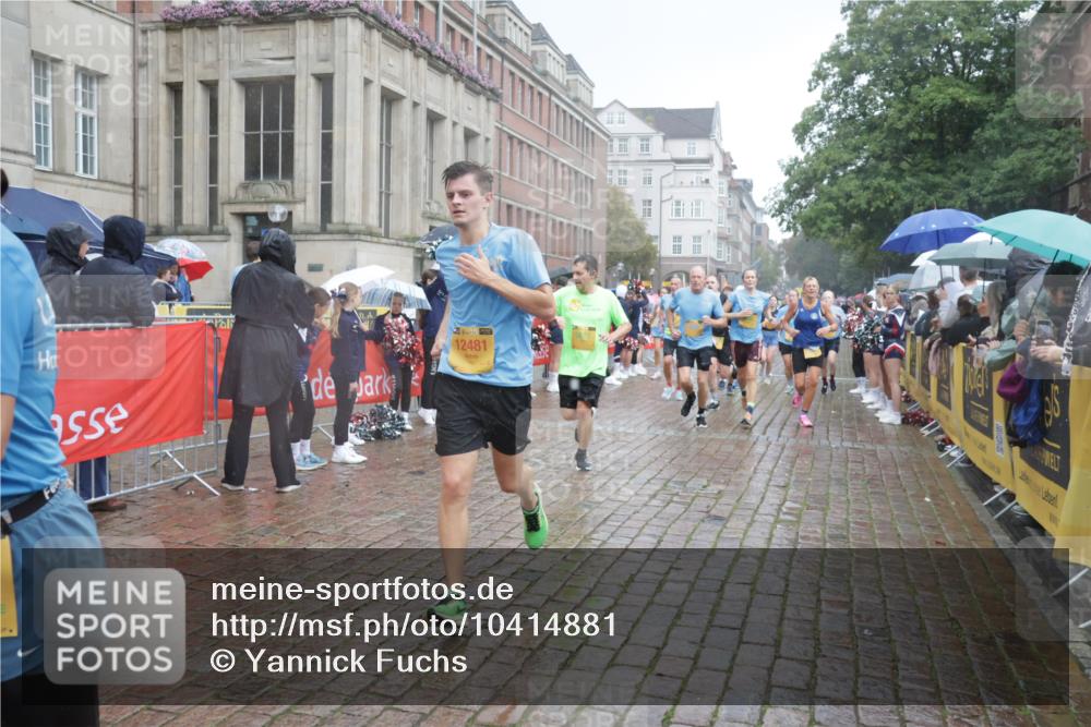 13.09.2026 - Kiel Lauf Yannick Fuchs http://msf.ph/oto/10414881 13.09.2026 10:46:45 Ziel 898, 1982, 2551, 2594, 2702, 3109, 3533, 3964, 4499, 4674, 5591, 5974, 6551, 6874, 6909, 8219, 8283, 8475, 8901, 9248, 9713, 9875, 10398, 10706, 10814, 11075, 12260, 12466, 206, 972, 1013, 1325, 1430, 1913, 2027, 2037, 2448, 2776, 3117, 3422, 3677, 4242, 4331, 4397, 4516, 4763, 5017, 5421, 7044, 7061, 7241, 7840, 8277, 8310, 8520, 8678, 9361, 9415, 9844, 10469, 10699, 10758, 10836, 11232, 11642, 12000, 12704, 85, 111 meine-sportfotos.de