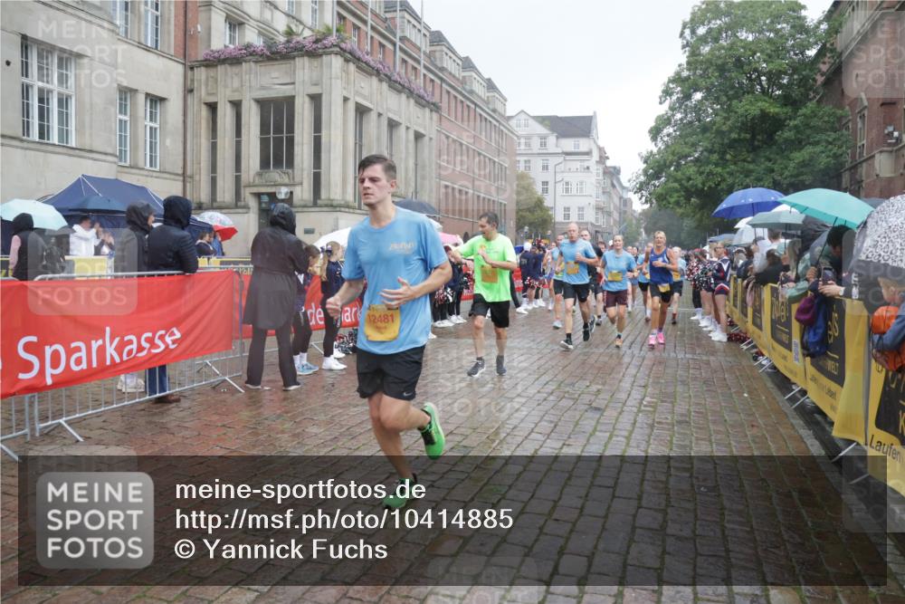 13.09.2026 - Kiel Lauf Yannick Fuchs http://msf.ph/oto/10414885 13.09.2026 10:46:45 Ziel 898, 1982, 2551, 2594, 2702, 3109, 3533, 3964, 4499, 4674, 5591, 5974, 6551, 6874, 6909, 8219, 8283, 8475, 8901, 9248, 9713, 9875, 10398, 10706, 10814, 11075, 12260, 12466, 206, 972, 1013, 1325, 1430, 1913, 2027, 2037, 2448, 2776, 3117, 3422, 3677, 4242, 4331, 4397, 4516, 4763, 5017, 5421, 7044, 7061, 7241, 7840, 8277, 8310, 8520, 8678, 9361, 9415, 9844, 10469, 10699, 10758, 10836, 11232, 11642, 12000, 12704, 85, 111 meine-sportfotos.de