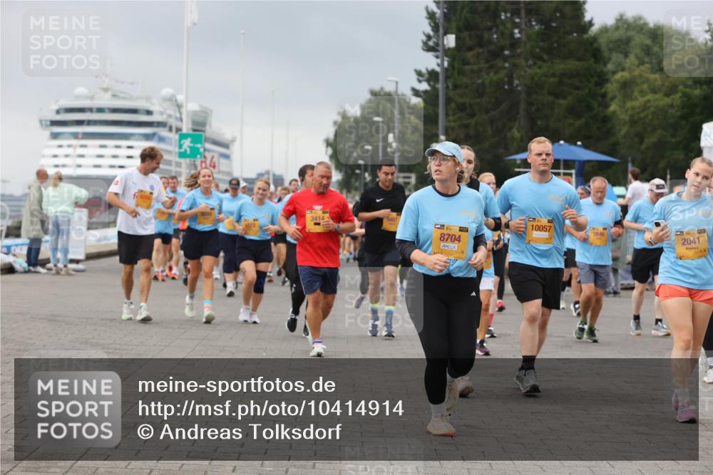 13.09.2026 - Kiel Lauf Andreas Tolksdorf http://msf.ph/oto/10414914 13.09.2026 10:05:56 Kiellinie 3414, 8704, 10057, 2846, 2041 meine-sportfotos.de