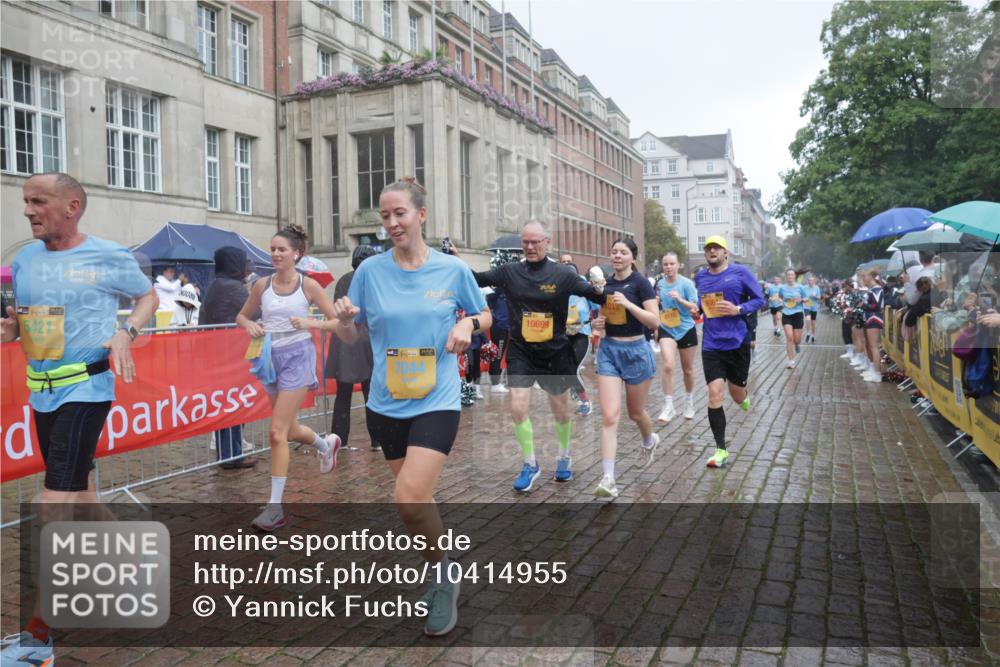 13.09.2026 - Kiel Lauf Yannick Fuchs http://msf.ph/oto/10414955 13.09.2026 10:46:49 Ziel 184, 189, 898, 1982, 2551, 2576, 2594, 2702, 2728, 3109, 3533, 3878, 3964, 4674, 5449, 5591, 5974, 6551, 6874, 6909, 8219, 8283, 8475, 8901, 9248, 9474, 9713, 10144, 10305, 10398, 10706, 10814, 11075, 12260, 12693, 206, 972, 1013, 1325, 1430, 1913, 2027, 2037, 2448, 2776, 3109, 3117, 3677, 4242, 4331, 4397, 4499, 4516, 4763, 5421, 7044, 7061, 7840, 8277, 8520, 8678, 9361, 9415, 9844, 9875, 10469, 10699, 10758, 10836, 11232, 11642, 12000, 12704, 85, 111 meine-sportfotos.de