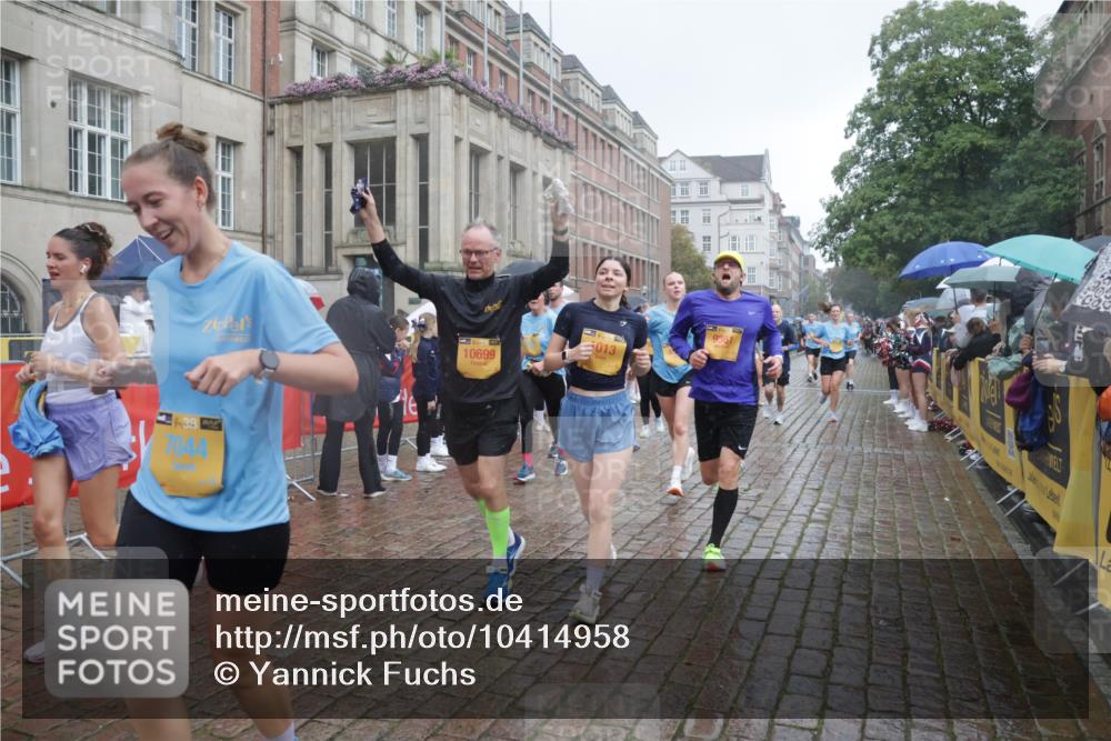13.09.2026 - Kiel Lauf Yannick Fuchs http://msf.ph/oto/10414958 13.09.2026 10:46:49 Ziel 184, 189, 898, 1982, 2551, 2576, 2594, 2702, 2728, 3109, 3533, 3878, 3964, 4674, 5449, 5591, 5974, 6551, 6874, 6909, 8219, 8283, 8475, 8901, 9248, 9474, 9713, 10144, 10305, 10398, 10706, 10814, 11075, 12260, 12693, 206, 972, 1013, 1325, 1430, 1913, 2027, 2037, 2448, 2776, 3109, 3117, 3677, 4242, 4331, 4397, 4499, 4516, 4763, 5421, 7044, 7061, 7840, 8277, 8520, 8678, 9361, 9415, 9844, 9875, 10469, 10699, 10758, 10836, 11232, 11642, 12000, 12704, 85, 111 meine-sportfotos.de