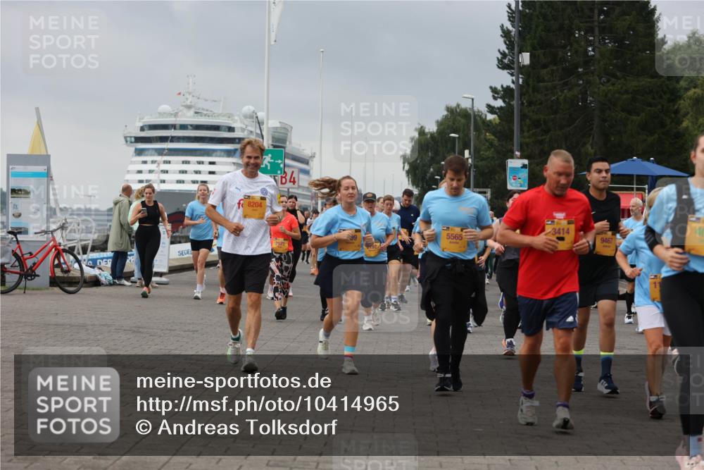13.09.2026 - Kiel Lauf Andreas Tolksdorf http://msf.ph/oto/10414965 13.09.2026 10:05:59 Kiellinie 8204, 4, 3414, 5565, 9467, 2975 meine-sportfotos.de