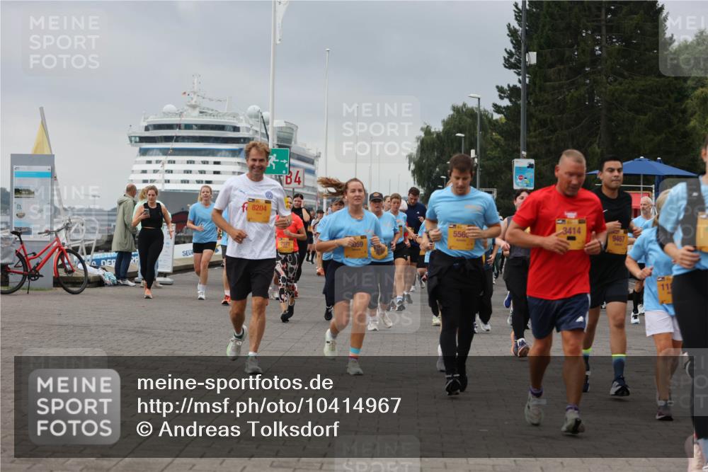 13.09.2026 - Kiel Lauf Andreas Tolksdorf http://msf.ph/oto/10414967 13.09.2026 10:05:59 Kiellinie 8204, 3414, 556, 9467, 2975, 059, 11 meine-sportfotos.de