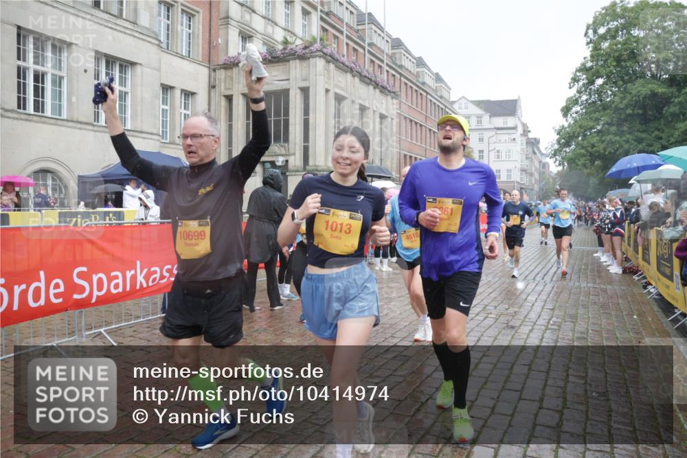 13.09.2026 - Kiel Lauf Yannick Fuchs http://msf.ph/oto/10414974 13.09.2026 10:46:50 Ziel 184, 189, 226, 898, 1982, 2551, 2576, 2594, 2702, 2728, 3533, 3878, 3964, 4674, 5449, 5591, 5974, 6551, 6874, 6909, 8219, 8283, 8475, 8901, 9248, 9474, 9713, 10088, 10144, 10305, 10398, 10706, 10814, 11075, 12260, 12693, 206, 972, 1013, 1325, 1430, 1913, 2027, 2037, 2594, 2776, 3109, 3117, 3677, 4242, 4331, 4397, 4499, 4516, 4763, 5421, 5591, 5974, 7044, 7061, 8277, 8520, 8678, 9361, 9415, 9844, 9875, 10469, 10699, 10758, 10836, 11232, 11642, 12000, 12704, 85, 111 meine-sportfotos.de