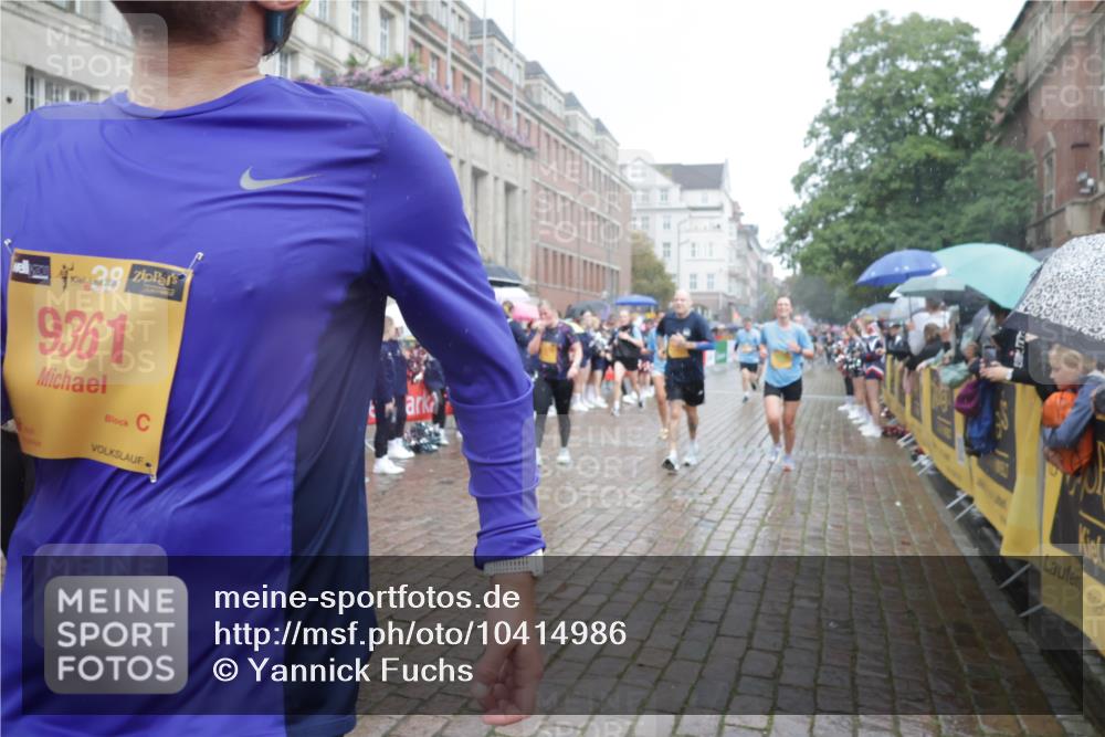 13.09.2026 - Kiel Lauf Yannick Fuchs http://msf.ph/oto/10414986 13.09.2026 10:46:51 Ziel 184, 189, 226, 898, 1169, 1982, 2551, 2576, 2702, 2728, 3533, 3878, 3964, 4014, 4147, 4674, 5449, 6551, 6874, 6909, 7089, 8219, 8283, 8475, 8901, 9248, 9474, 9713, 10088, 10144, 10305, 10398, 10706, 10814, 11075, 11441, 12260, 12693, 206, 972, 1013, 1325, 1430, 1913, 2027, 2037, 2594, 2776, 3109, 3117, 3677, 4242, 4331, 4397, 4499, 4516, 4763, 5591, 5974, 7061, 8277, 8475, 8520, 8678, 9361, 9415, 9844, 9875, 10469, 10699, 10758, 10836, 11232, 12000, 12704, 85, 111, 116 meine-sportfotos.de