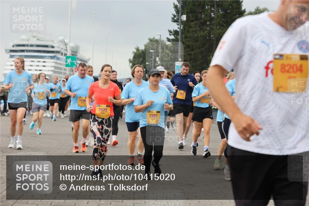 13.09.2026 - Kiel Lauf Andreas Tolksdorf http://msf.ph/oto/10415020 13.09.2026 10:06:04 Kiellinie 1038, 39, 2975, 39, 3397, 7681, 8204 meine-sportfotos.de