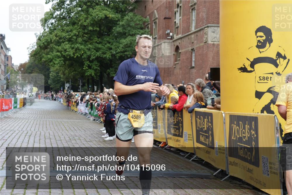 13.09.2026 - Kiel Lauf Yannick Fuchs http://msf.ph/oto/10415096 13.09.2026 09:35:30 Ziel 4589, 4638, 2761, 3766, 4361, 7414, 9380, 11719, 11904, 12484, 12832, 9610, 3168, 10461 meine-sportfotos.de