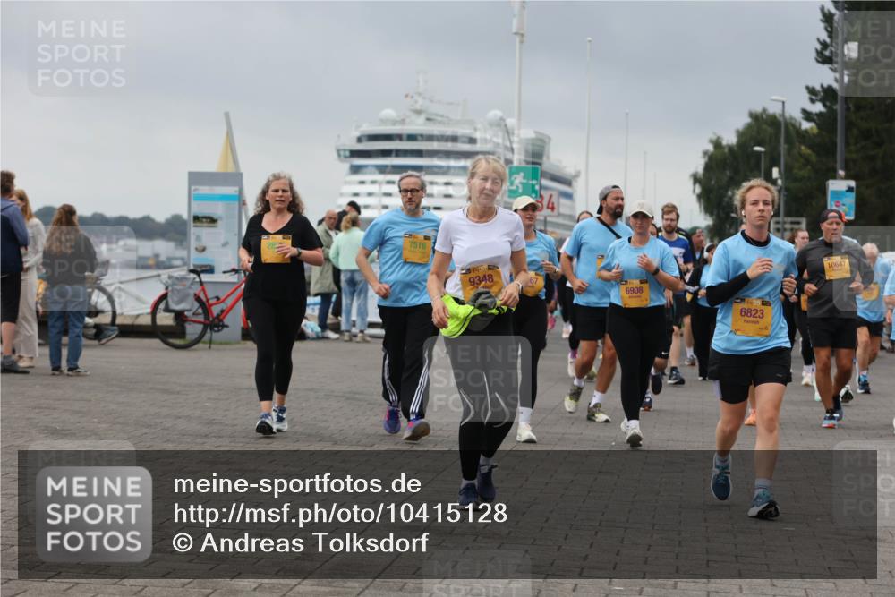 13.09.2026 - Kiel Lauf Andreas Tolksdorf http://msf.ph/oto/10415128 13.09.2026 10:06:13 Kiellinie 7516, 33, 9348, 6908, 1, 38, 6823, 10647 meine-sportfotos.de