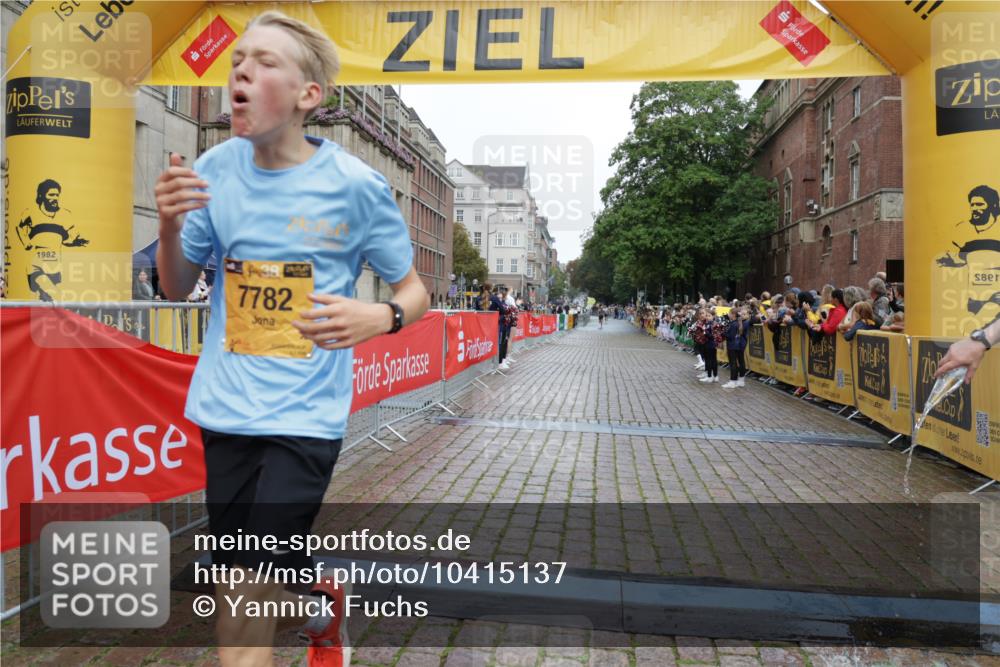 13.09.2026 - Kiel Lauf Yannick Fuchs http://msf.ph/oto/10415137 13.09.2026 09:35:54 Ziel 7782, 9610, 4589, 4638, 3056, 5662, 2761, 4638, 12832 meine-sportfotos.de
