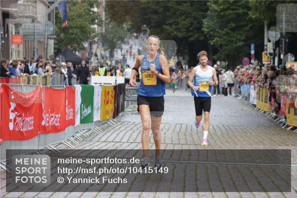 13.09.2026 - Kiel Lauf Yannick Fuchs http://msf.ph/oto/10415149 13.09.2026 09:36:04 Ziel 3056, 5662, 7782, 9610, 4589 meine-sportfotos.de
