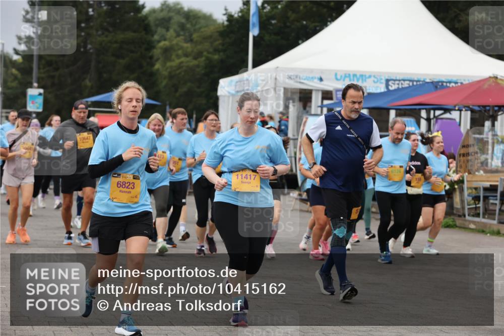 13.09.2026 - Kiel Lauf Andreas Tolksdorf http://msf.ph/oto/10415162 13.09.2026 10:06:15 Kiellinie 10645, 10647, 48, 6823, 11417, 5, 6124, 156 meine-sportfotos.de
