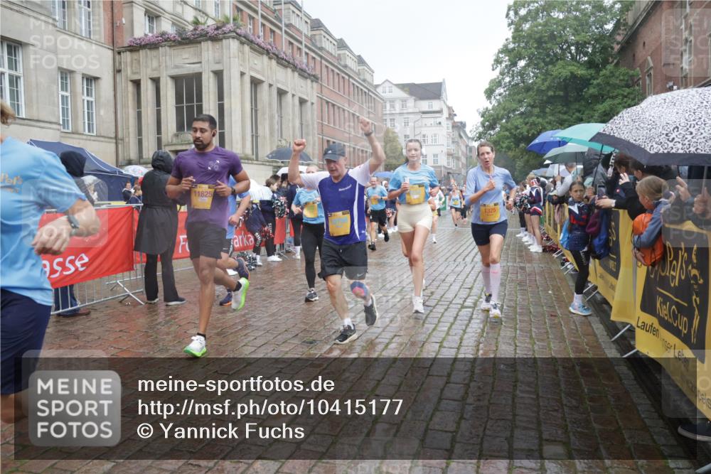 13.09.2026 - Kiel Lauf Yannick Fuchs http://msf.ph/oto/10415177 13.09.2026 10:47:07 Ziel 85, 111, 116, 404, 525, 816, 1107, 1563, 1674, 4380, 4789, 4894, 5089, 5424, 5914, 6142, 6742, 7040, 8238, 8364, 8839, 9044, 9048, 9200, 9453, 9536, 9646, 9675, 9989, 10197, 10340, 10508, 10657, 11343, 11560, 11561, 11730, 11773, 12584, 184, 189, 226, 404, 898, 972, 1169, 1325, 1982, 2027, 2551, 2576, 2594, 2702, 2728, 3109, 3117, 3533, 3677, 3878, 3964, 4014, 4147, 4499, 4674, 5449, 5591, 5974, 6551, 6874, 6909, 8219, 8283, 8475, 8678, 8901, 9844, 9875, 10758, 365 meine-sportfotos.de