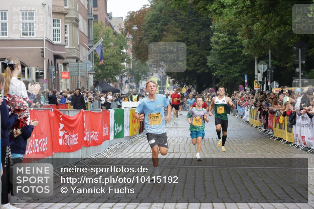 13.09.2026 - Kiel Lauf Yannick Fuchs http://msf.ph/oto/10415192 13.09.2026 09:36:22 Ziel 391, 9630, 12726, 3056, 5662, 7782, 9610, 2430, 3866, 7546, 9450, 9610 meine-sportfotos.de