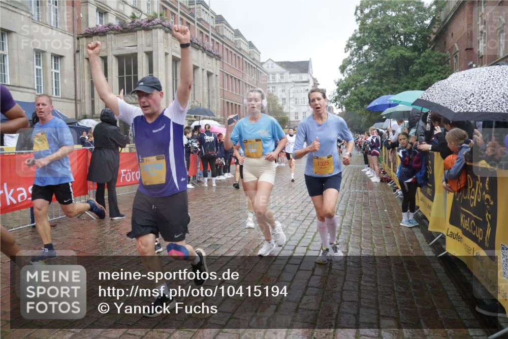 13.09.2026 - Kiel Lauf Yannick Fuchs http://msf.ph/oto/10415194 13.09.2026 10:47:07 Ziel 85, 111, 116, 404, 525, 816, 1107, 1563, 1674, 4380, 4789, 4894, 5089, 5424, 5914, 6142, 6742, 7040, 8238, 8364, 8839, 9044, 9048, 9200, 9453, 9536, 9646, 9675, 9989, 10197, 10340, 10508, 10657, 11343, 11560, 11561, 11730, 11773, 12584, 184, 189, 226, 404, 898, 972, 1169, 1325, 1982, 2027, 2551, 2576, 2594, 2702, 2728, 3109, 3117, 3533, 3677, 3878, 3964, 4014, 4147, 4499, 4674, 5449, 5591, 5974, 6551, 6874, 6909, 8219, 8283, 8475, 8678, 8901, 9844, 9875, 10758, 365 meine-sportfotos.de