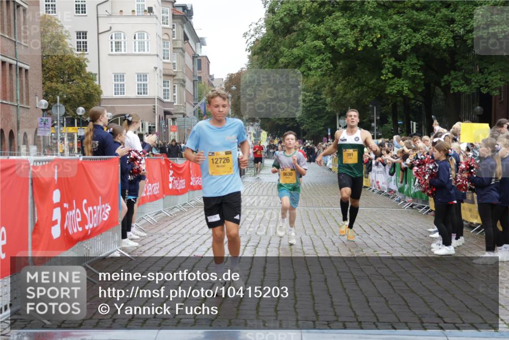 13.09.2026 - Kiel Lauf Yannick Fuchs http://msf.ph/oto/10415203 13.09.2026 09:36:26 Ziel 391, 3866, 9630, 12726, 3056, 5662, 7782, 2430, 7546, 9450, 7782, 9610 meine-sportfotos.de