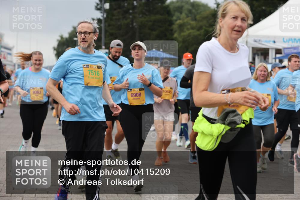 13.09.2026 - Kiel Lauf Andreas Tolksdorf http://msf.ph/oto/10415209 13.09.2026 10:06:17 Kiellinie 9363, 38, 7516, 1, 39, 6908, 10645 meine-sportfotos.de