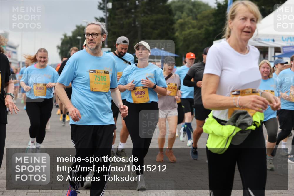 13.09.2026 - Kiel Lauf Andreas Tolksdorf http://msf.ph/oto/10415212 13.09.2026 10:06:17 Kiellinie 9363, 38, 7516, 38, 6908, 10645 meine-sportfotos.de