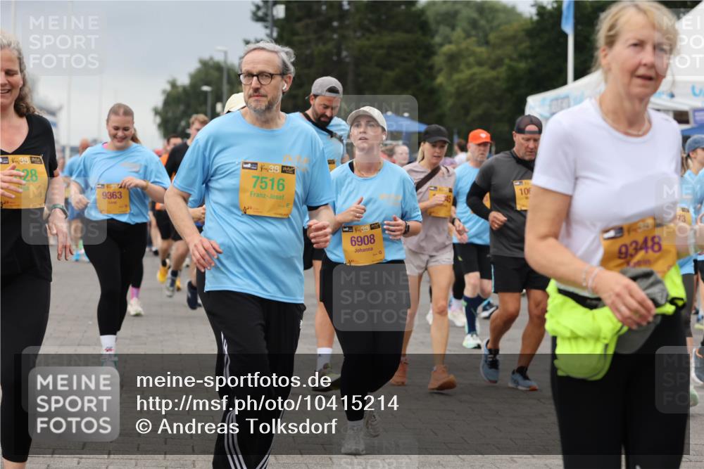13.09.2026 - Kiel Lauf Andreas Tolksdorf http://msf.ph/oto/10415214 13.09.2026 10:06:17 Kiellinie 48, 28, 9363, 38, 7516, 38, 6908, 106, 9348, 73 meine-sportfotos.de