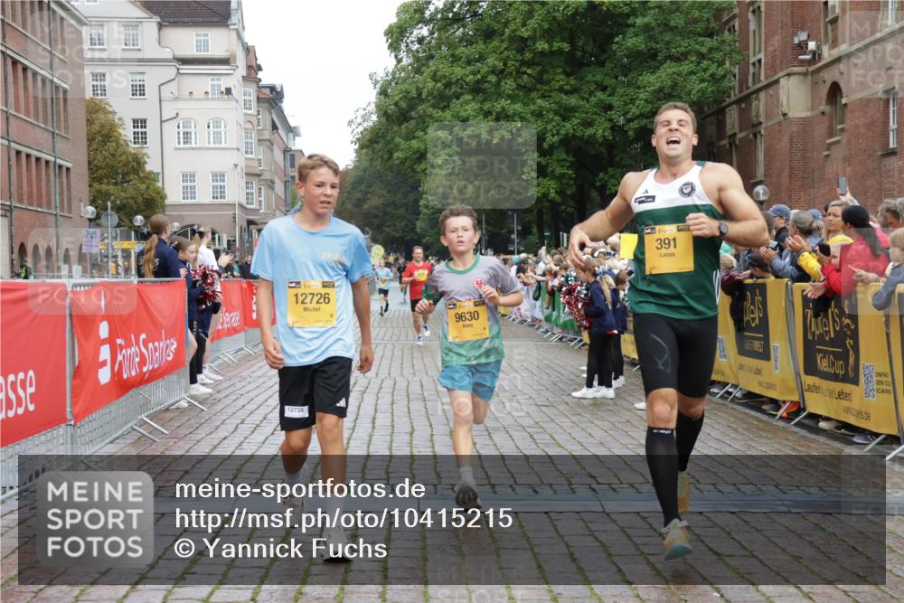 13.09.2026 - Kiel Lauf Yannick Fuchs http://msf.ph/oto/10415215 13.09.2026 09:36:28 Ziel 391, 3866, 9630, 12726, 3056, 5662, 2430, 7546, 9450, 7782, 9610 meine-sportfotos.de