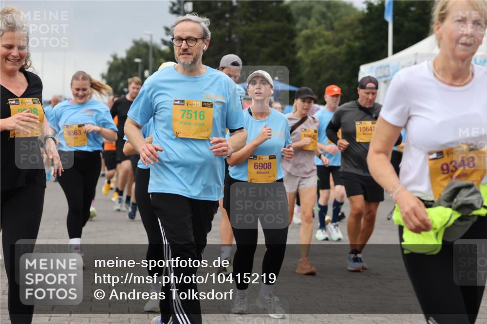 13.09.2026 - Kiel Lauf Andreas Tolksdorf http://msf.ph/oto/10415219 13.09.2026 10:06:17 Kiellinie 38, 2228, 9363, 38, 7516, 38, 6908, 10647, 10645, 4, 34, 9348 meine-sportfotos.de