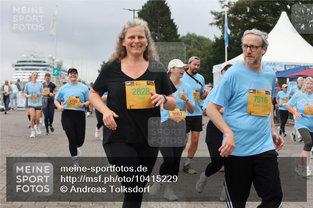 13.09.2026 - Kiel Lauf Andreas Tolksdorf http://msf.ph/oto/10415229 13.09.2026 10:06:18 Kiellinie 3155, 38, 2828, 38, 9967, 75, 7516, 39, 7473 meine-sportfotos.de