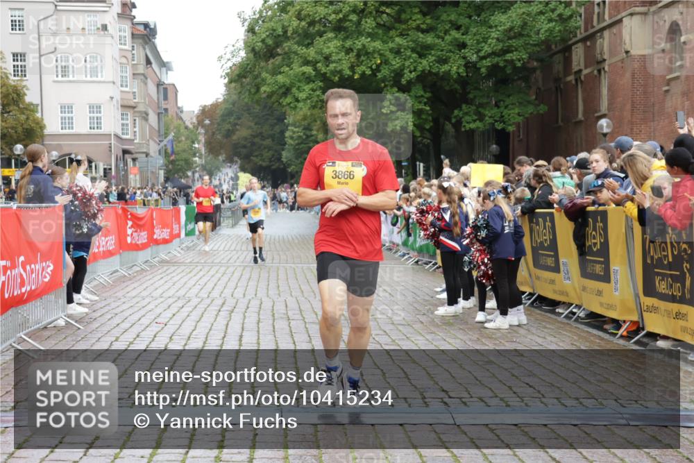 13.09.2026 - Kiel Lauf Yannick Fuchs http://msf.ph/oto/10415234 13.09.2026 09:36:32 Ziel 391, 3866, 7546, 9630, 12726, 3056, 5662, 2430, 9450, 7782, 9610 meine-sportfotos.de