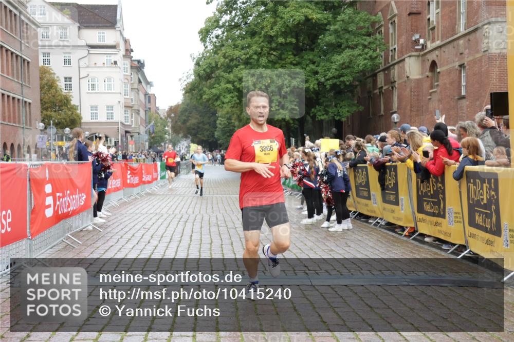13.09.2026 - Kiel Lauf Yannick Fuchs http://msf.ph/oto/10415240 13.09.2026 09:36:32 Ziel 391, 3866, 7546, 9630, 12726, 3056, 5662, 2430, 9450, 7782, 9610 meine-sportfotos.de