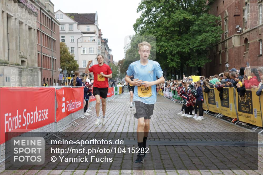 13.09.2026 - Kiel Lauf Yannick Fuchs http://msf.ph/oto/10415282 13.09.2026 09:36:39 Ziel 2430, 3866, 7546, 9450, 391, 3056, 5662, 9630, 12726, 2455, 3900, 5662 meine-sportfotos.de