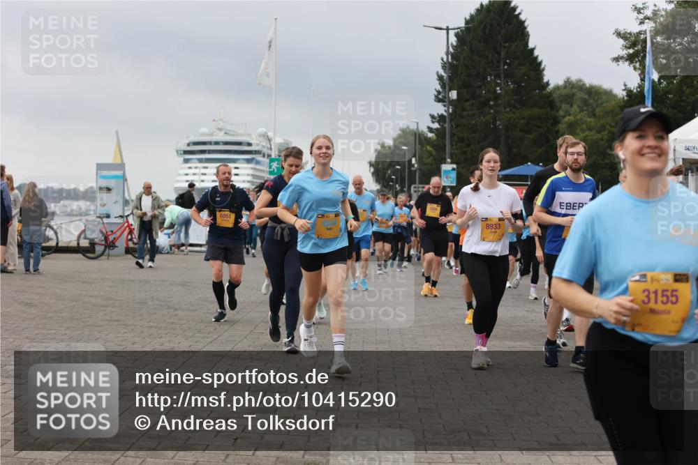 13.09.2026 - Kiel Lauf Andreas Tolksdorf http://msf.ph/oto/10415290 13.09.2026 10:06:21 Kiellinie 6051, 8933, 3155 meine-sportfotos.de