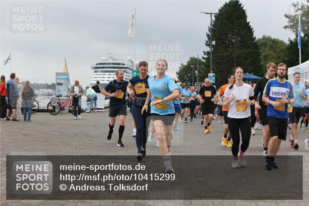 13.09.2026 - Kiel Lauf Andreas Tolksdorf http://msf.ph/oto/10415299 13.09.2026 10:06:21 Kiellinie 6051, 3966, 8933, 915 meine-sportfotos.de