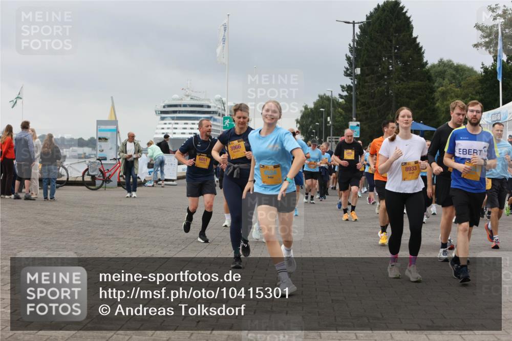 13.09.2026 - Kiel Lauf Andreas Tolksdorf http://msf.ph/oto/10415301 13.09.2026 10:06:21 Kiellinie 6051, 3966, 5808, 8933 meine-sportfotos.de