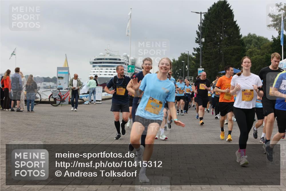 13.09.2026 - Kiel Lauf Andreas Tolksdorf http://msf.ph/oto/10415312 13.09.2026 10:06:21 Kiellinie 6051, 12773, 13, 8933 meine-sportfotos.de