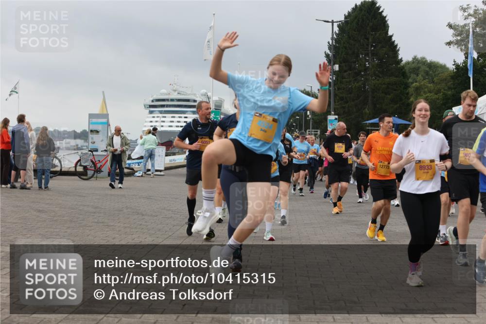 13.09.2026 - Kiel Lauf Andreas Tolksdorf http://msf.ph/oto/10415315 13.09.2026 10:06:22 Kiellinie 960, 6051, 12773, 8933 meine-sportfotos.de