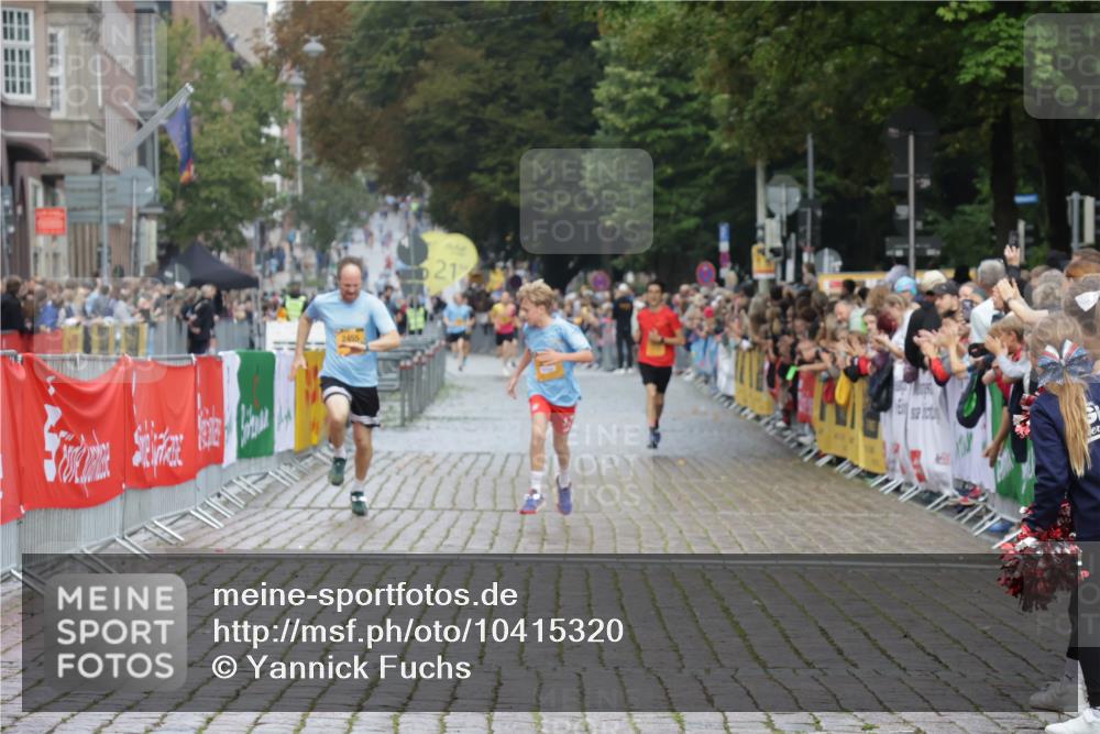13.09.2026 - Kiel Lauf Yannick Fuchs http://msf.ph/oto/10415320 13.09.2026 09:36:55 Ziel 2455, 3900, 391, 2430, 3866, 7546, 9450, 9630, 12726, 999, 3174, 7855 meine-sportfotos.de