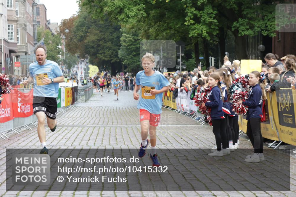 13.09.2026 - Kiel Lauf Yannick Fuchs http://msf.ph/oto/10415332 13.09.2026 09:36:59 Ziel 2455, 3900, 391, 2430, 3866, 7546, 9450, 9630, 12726, 999, 3174, 3481, 7855, 8658, 391, 9630, 12726 meine-sportfotos.de
