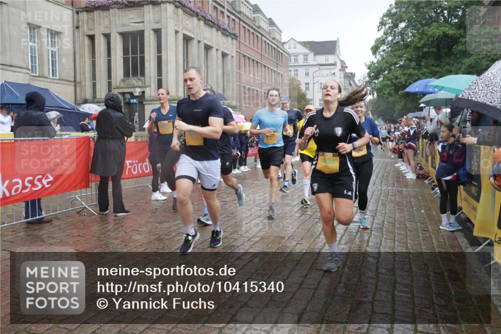 13.09.2026 - Kiel Lauf Yannick Fuchs http://msf.ph/oto/10415340 13.09.2026 10:47:16 Ziel 116, 821, 1107, 1367, 1803, 2000, 2185, 2429, 2713, 2947, 3064, 3136, 3183, 3463, 4150, 4380, 4773, 4789, 5089, 5195, 5505, 5649, 5914, 6142, 6981, 7288, 8238, 8707, 8741, 8839, 8953, 9536, 9645, 9646, 9989, 10340, 10508, 10718, 10949, 11560, 11561, 11730, 85, 111, 184, 189, 226, 404, 525, 816, 898, 1169, 1563, 1674, 1982, 2551, 2576, 2702, 2728, 3533, 3878, 3964, 4014, 4147, 4674, 4894, 5424, 5449, 6551, 6742, 6874, 6909, 8219, 8283, 8475, 8901, 365 meine-sportfotos.de