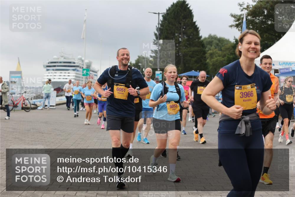 13.09.2026 - Kiel Lauf Andreas Tolksdorf http://msf.ph/oto/10415346 13.09.2026 10:06:24 Kiellinie 6051, 00, 6053, 5808, 39, 3966, 3120 meine-sportfotos.de